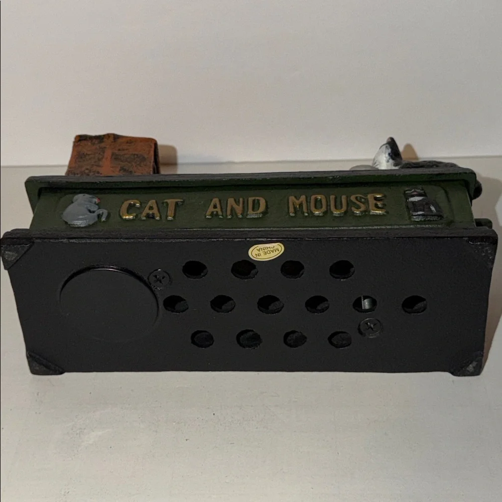 Design Toscano. Cat & Mouse Reproduction Vintage Cast Iron Mechanical Bank Heavy